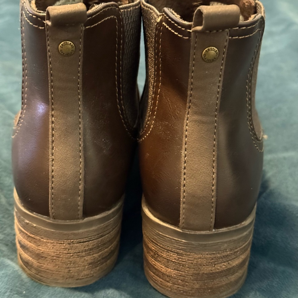 Eastland Dark Brown Chelsea Ankle Booties 7.5 - Picture 6 of 6